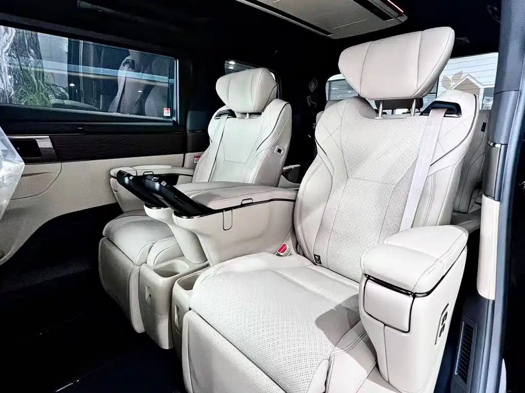 Toyota Alphard - фото 12