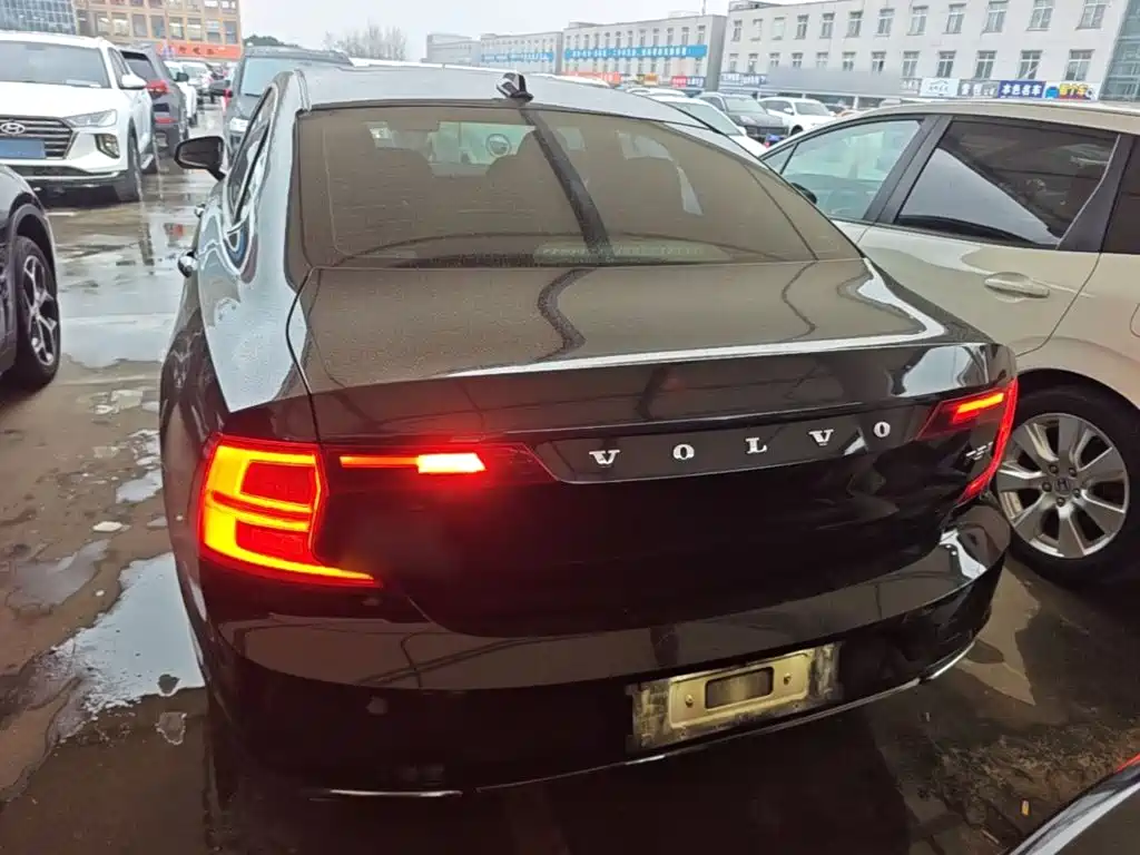 Volvo S90 — миниатюра 6