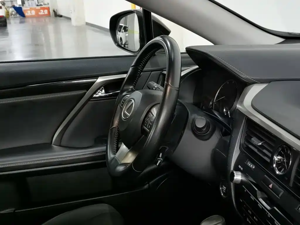 Lexus RX — миниатюра 22