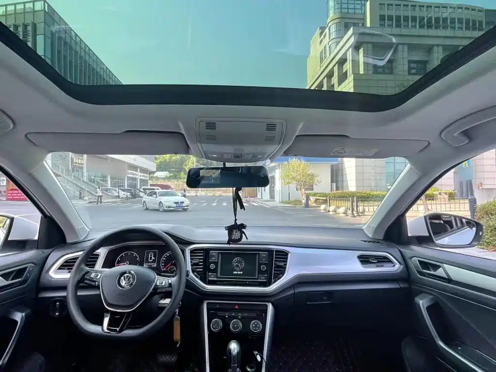 Volkswagen T-Roc — миниатюра 20