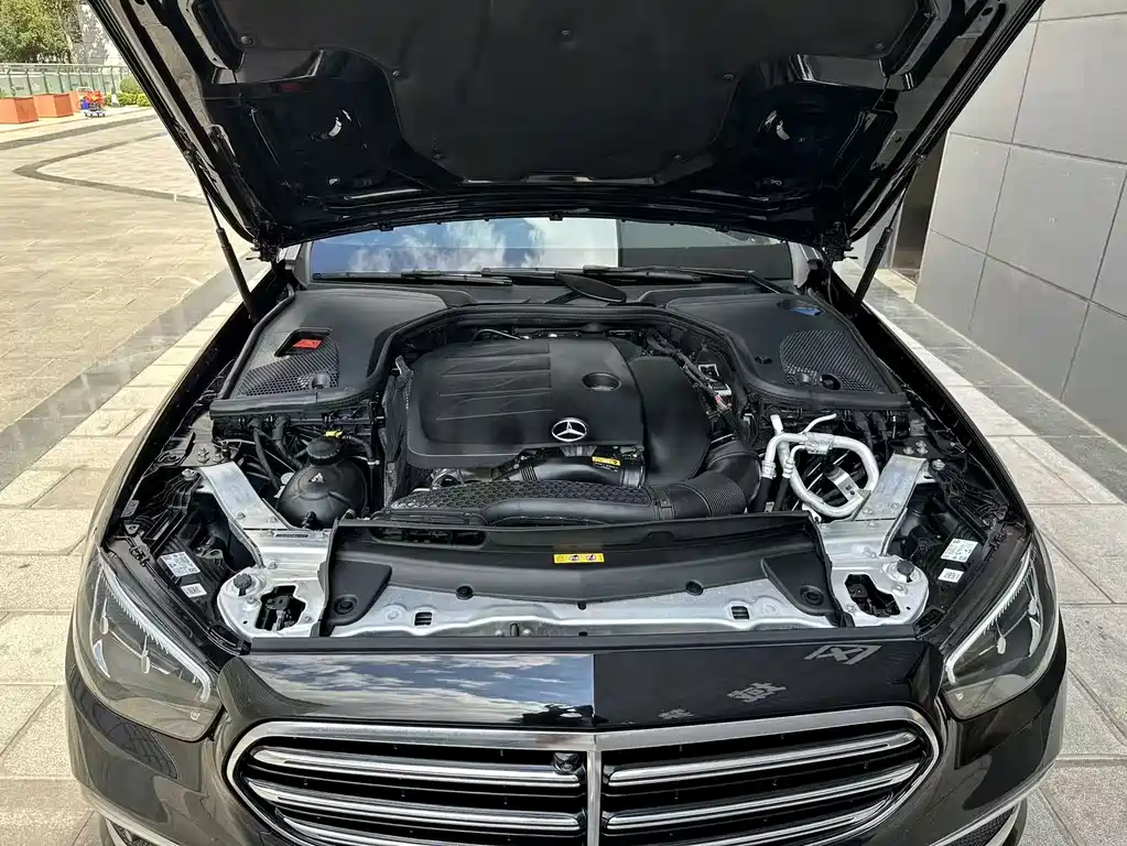 Mercedes-Benz E-Class — миниатюра 28