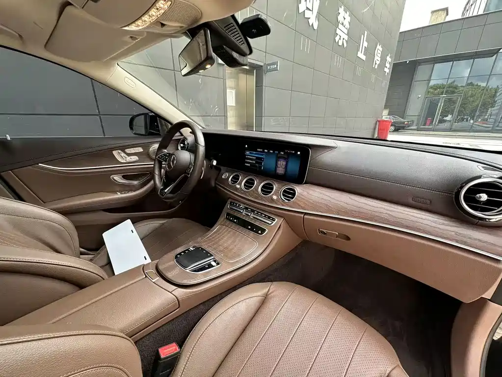 Mercedes-Benz E-Class — миниатюра 34