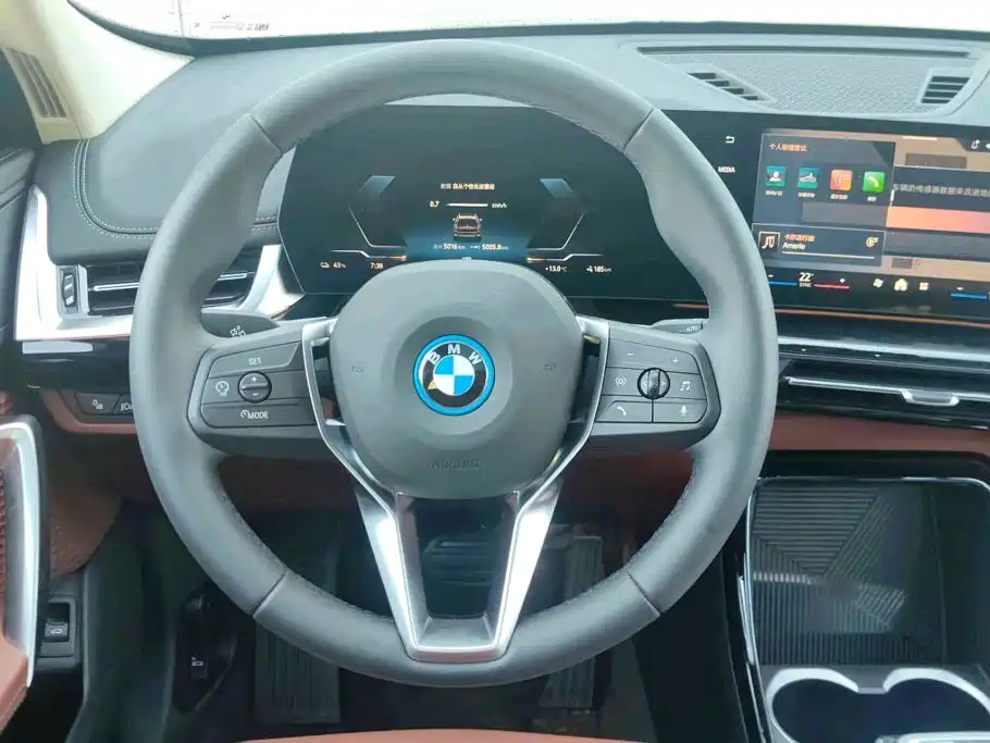 BMW iX1 — миниатюра 6