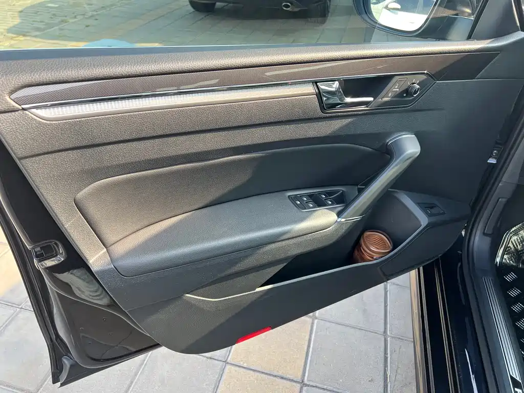 Volkswagen Passat — миниатюра 10