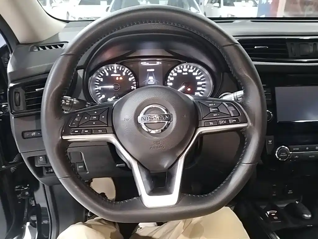 Nissan X-Trail — миниатюра 11
