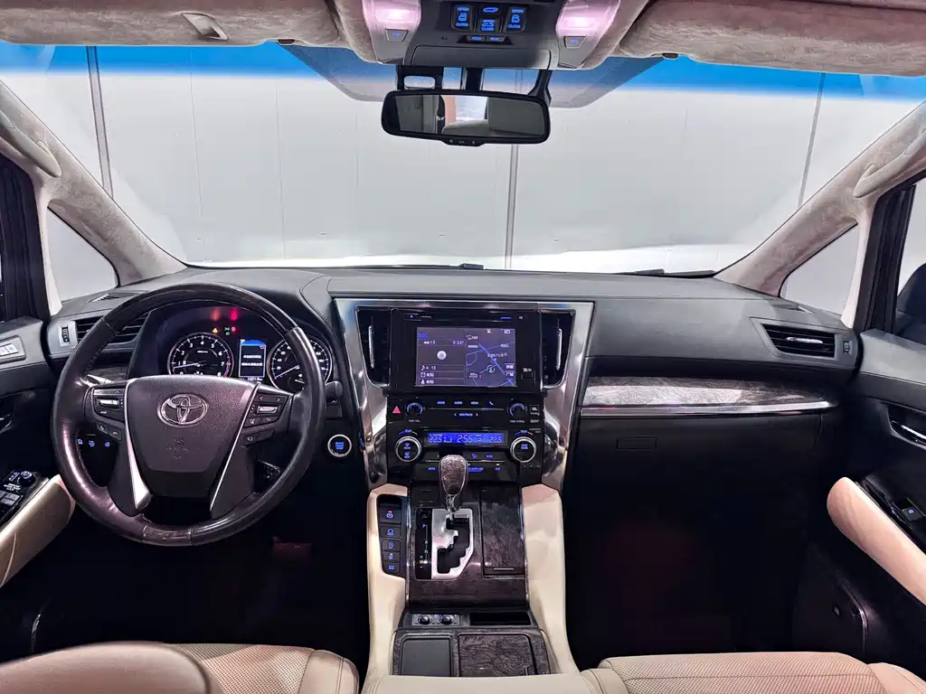 Toyota Alphard 2018 3.5L Luxury