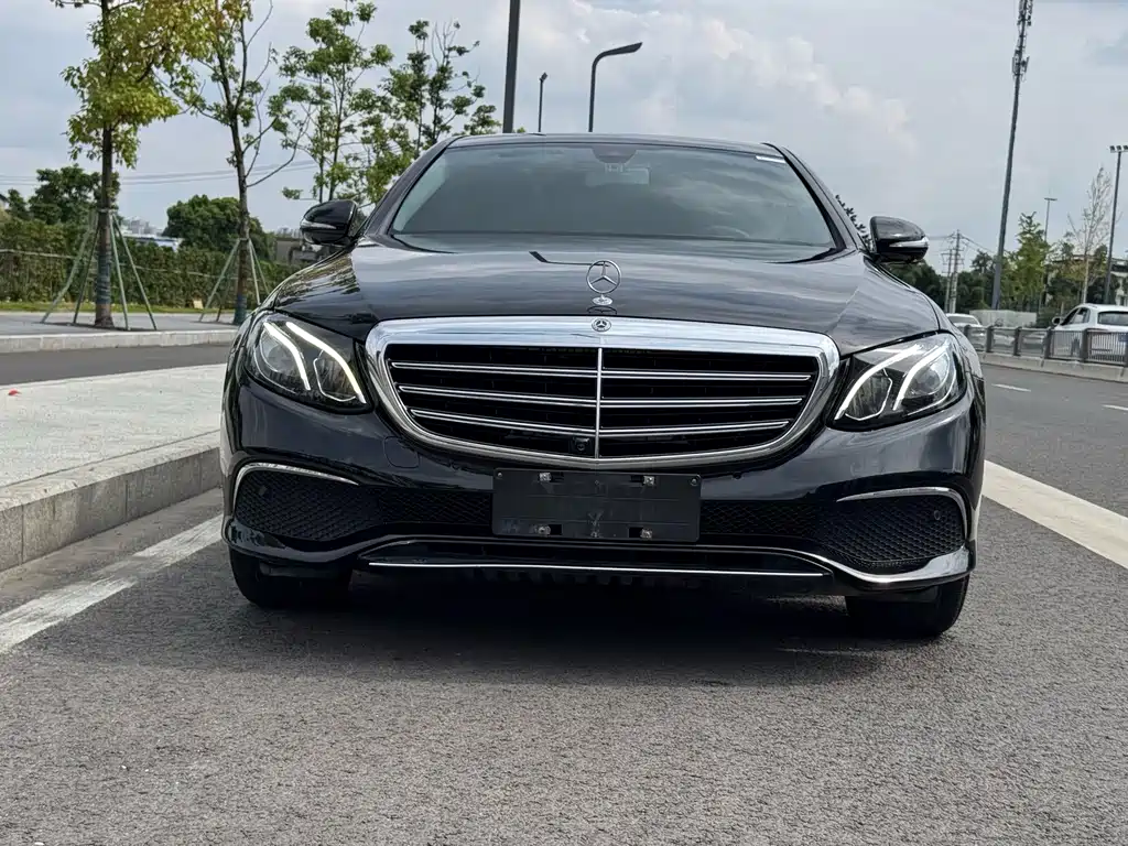 Mercedes-Benz E-Class — миниатюра 2