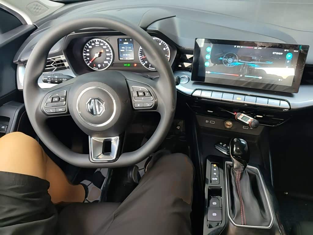 MG MG5 1.5 л 2021 г. Серебристо-серый, пробег 39900 км