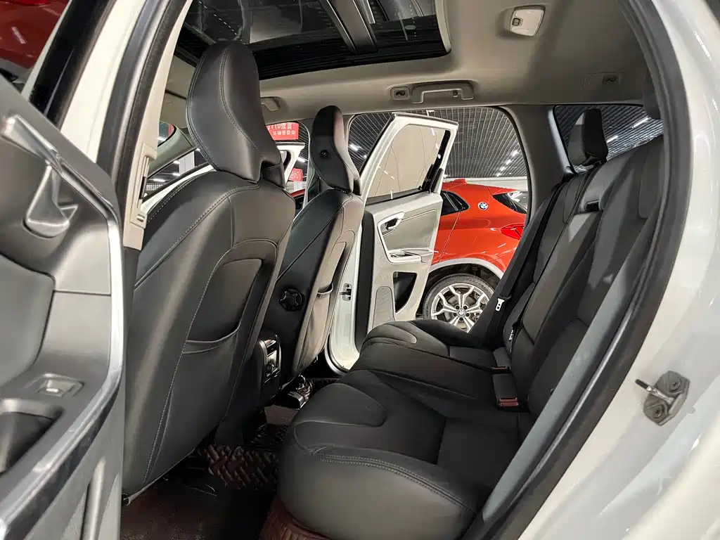 Volvo XC60 (Import) — миниатюра 10
