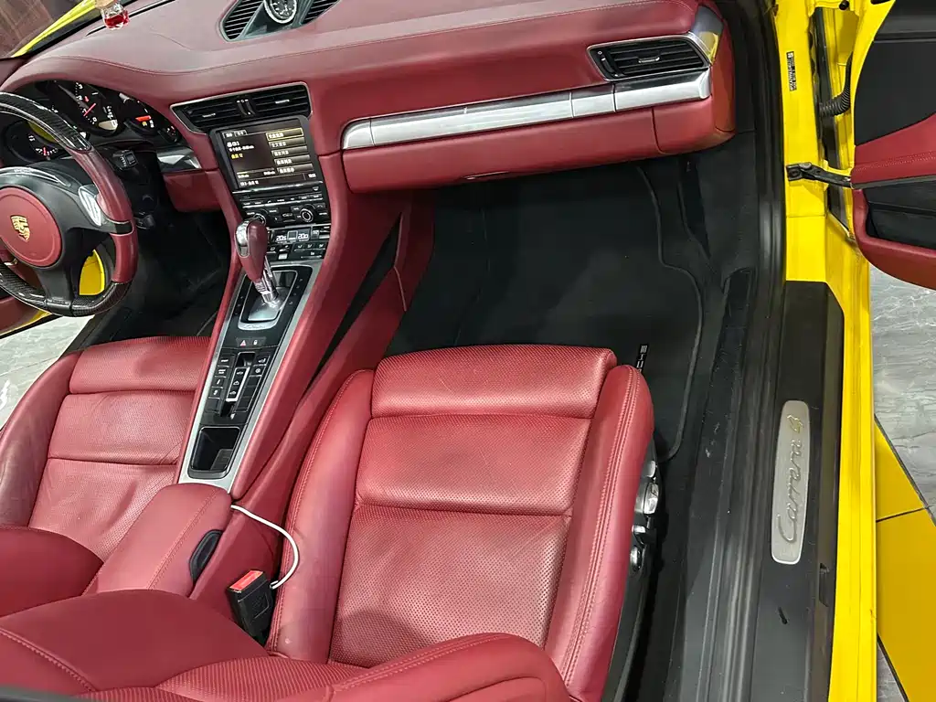 Porsche 911 2013 Carrera 4 Cabriolet 3.4L