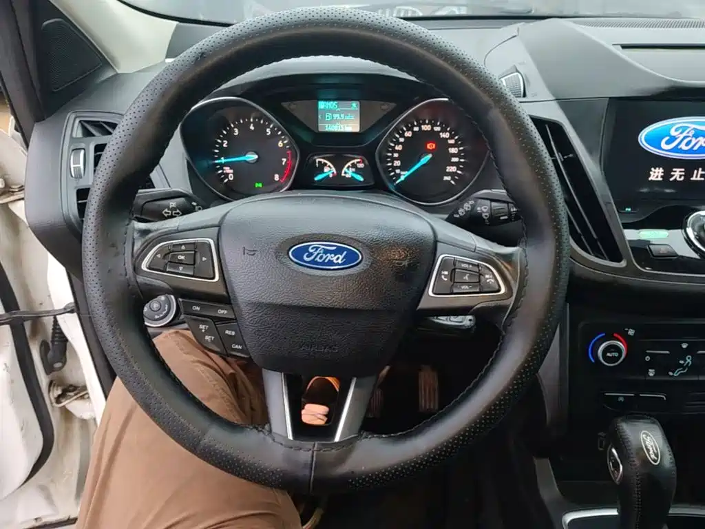 Ford Kuga — миниатюра 11