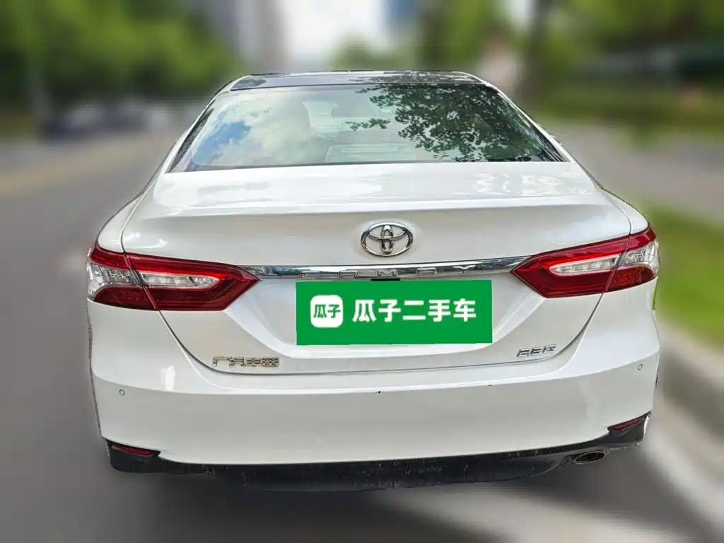Toyota Camry — миниатюра 5
