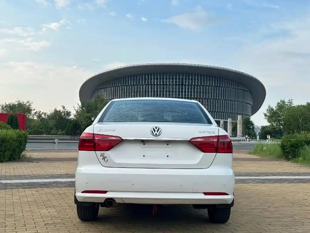Volkswagen Lavida — миниатюра 5
