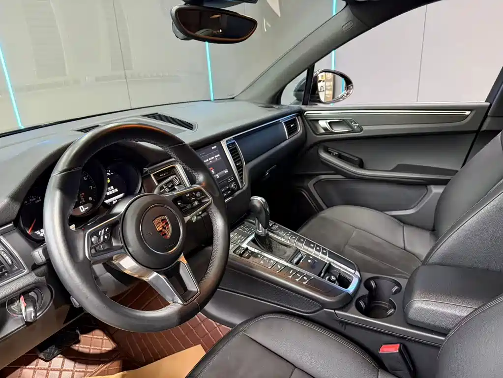 Porsche Macan — миниатюра 11