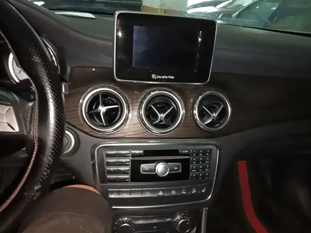 Mercedes-Benz GLA — миниатюра 13