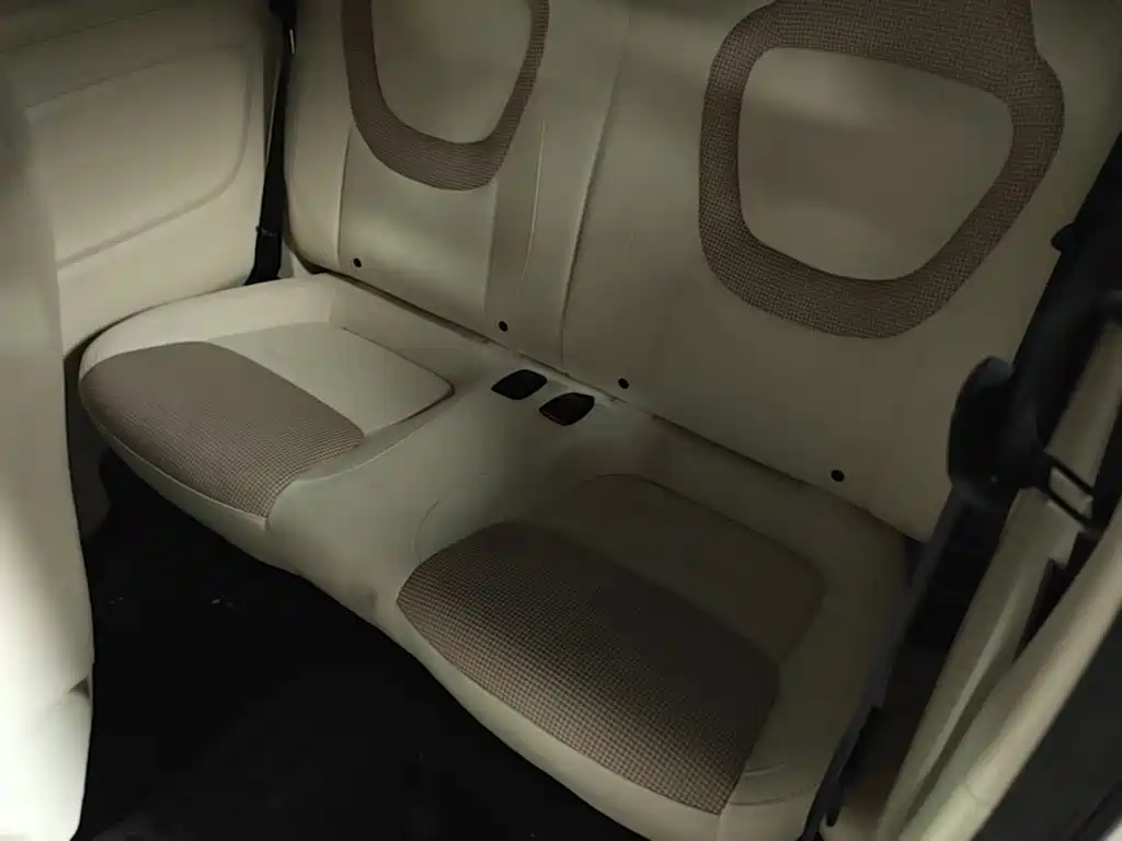 Wuling MINIEV — миниатюра 13
