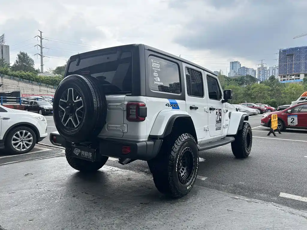 Jeep Wrangler PHEV 4-door 2.0T 4xe Sahara, фото 14
