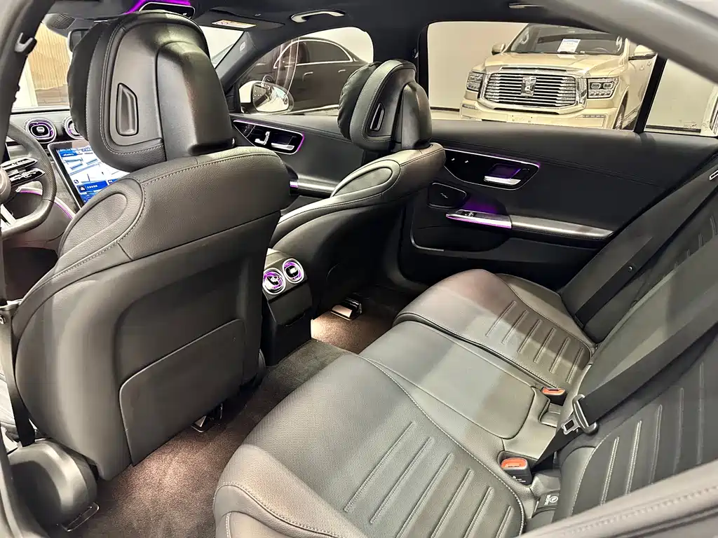 Mercedes-Benz C-Class — миниатюра 11