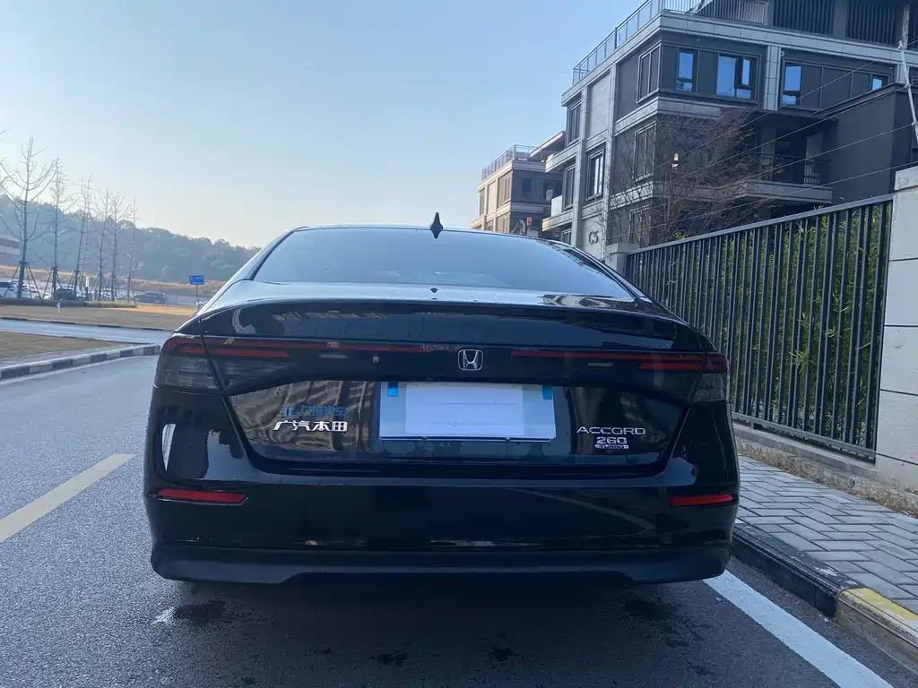 Honda Accord — миниатюра 8