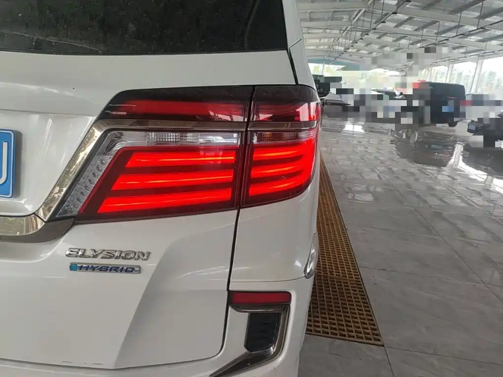 Honda Elysion — миниатюра 8