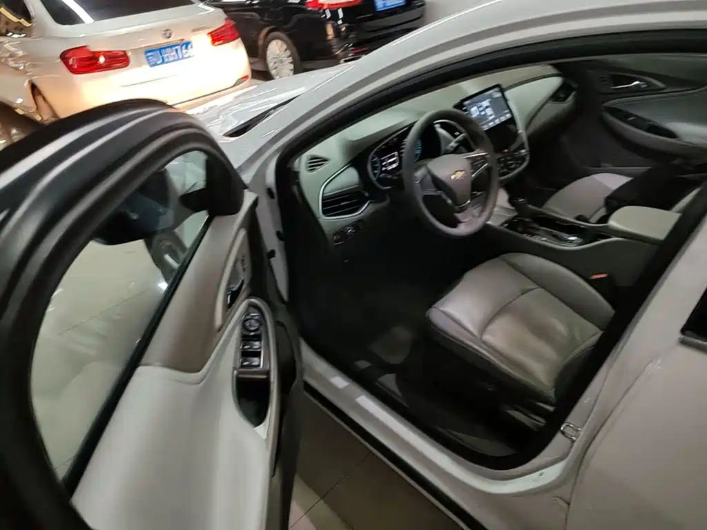 Chevrolet Malibu XL — миниатюра 16