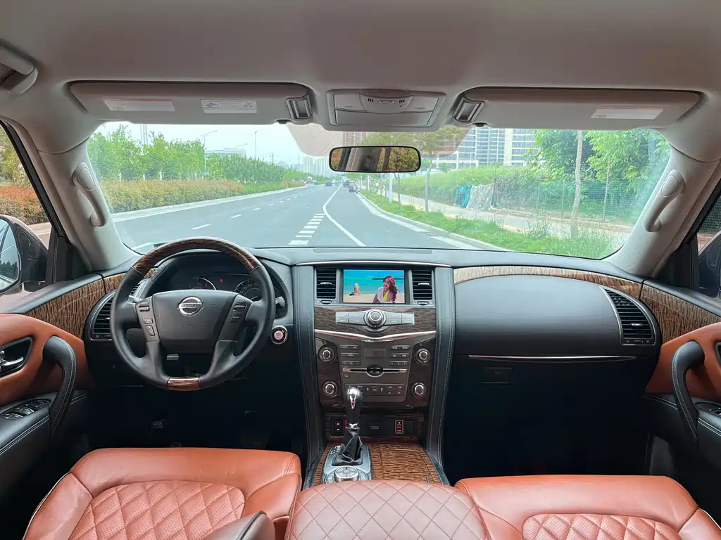 Nissan Patrol — миниатюра 12