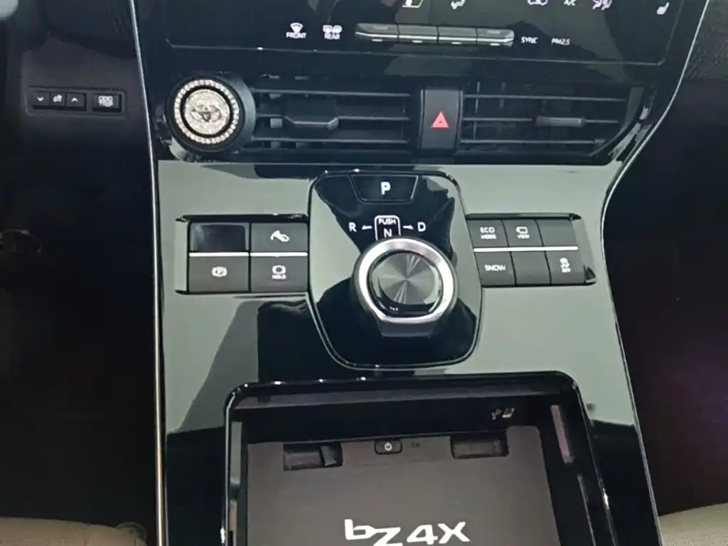 Toyota bZ4X — миниатюра 14