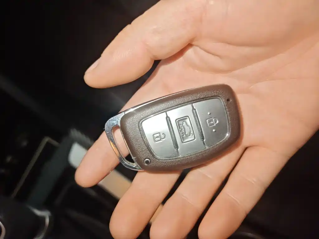 Hyundai Elantra — миниатюра 9