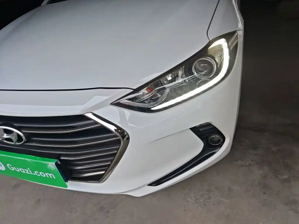 Hyundai Elantra — миниатюра 24
