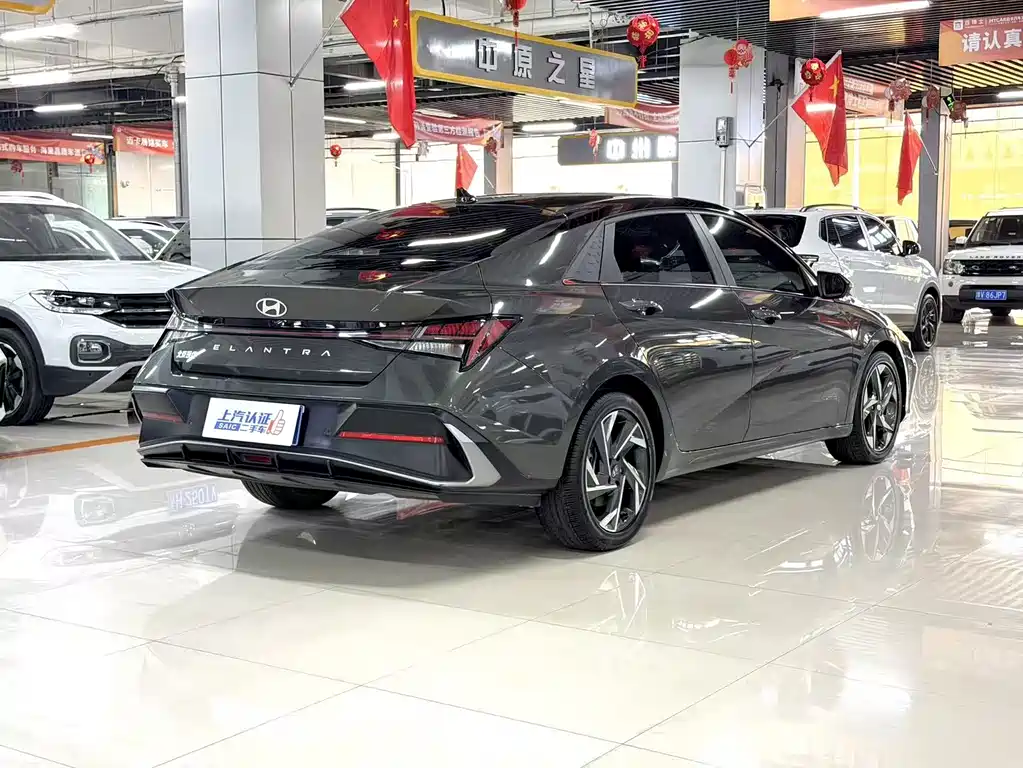 Hyundai Elantra — миниатюра 13