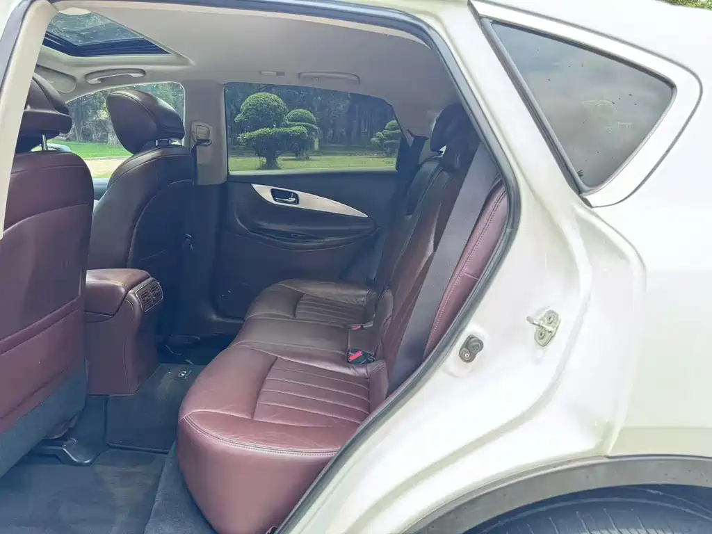 Infiniti QX50 — миниатюра 9