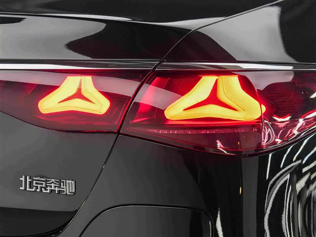 Mercedes-Benz E-Class New Energy — миниатюра 13