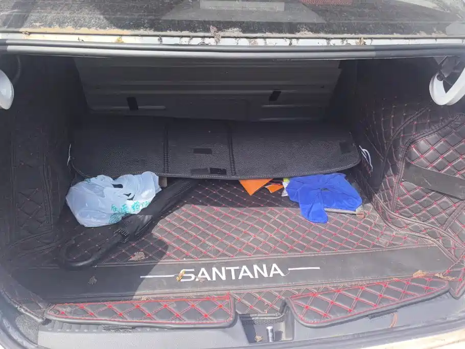 Volkswagen Santana — миниатюра 4