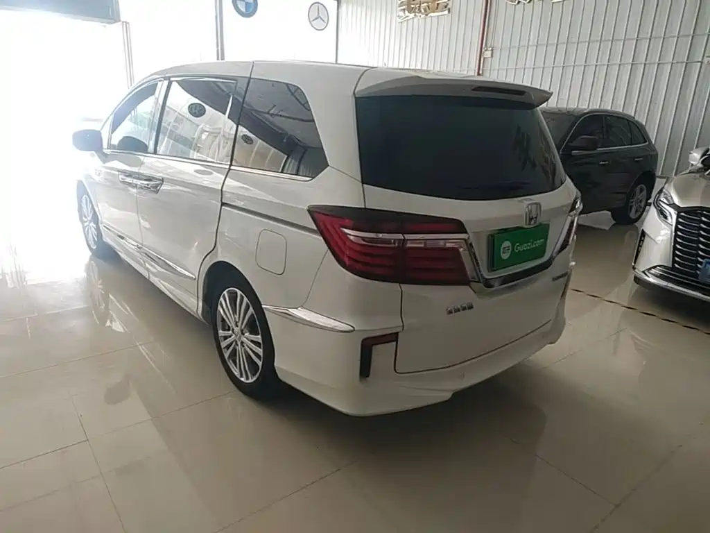 Honda Elysion — миниатюра 5