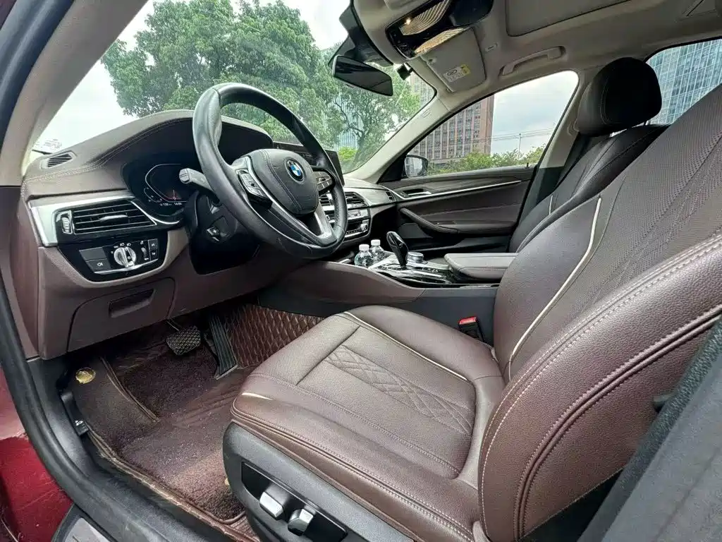 BMW 5 Series — миниатюра 6