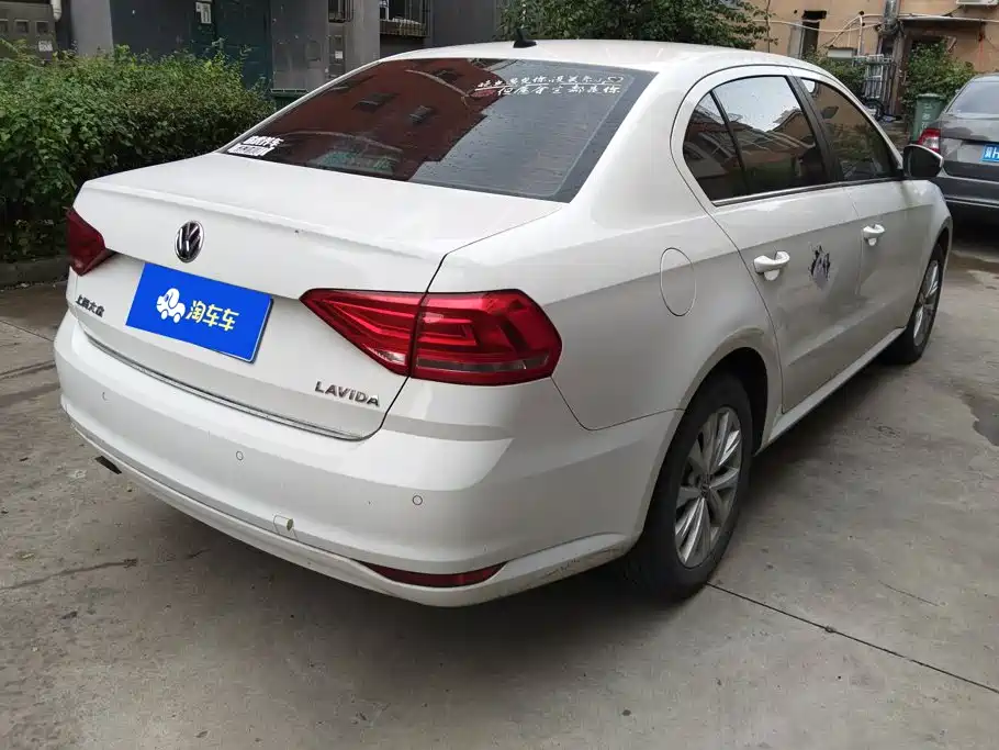 Volkswagen Lavida — миниатюра 3