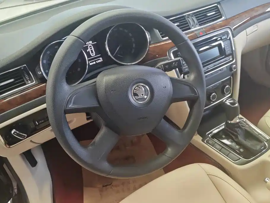 Skoda Superb — миниатюра 15