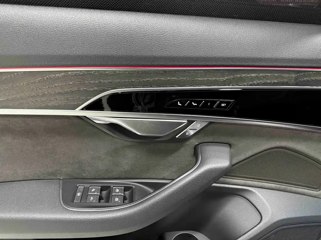 Audi A8 — миниатюра 10