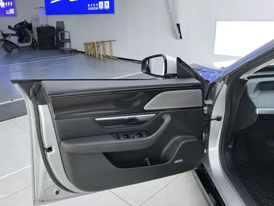 XPeng P7 — миниатюра 7