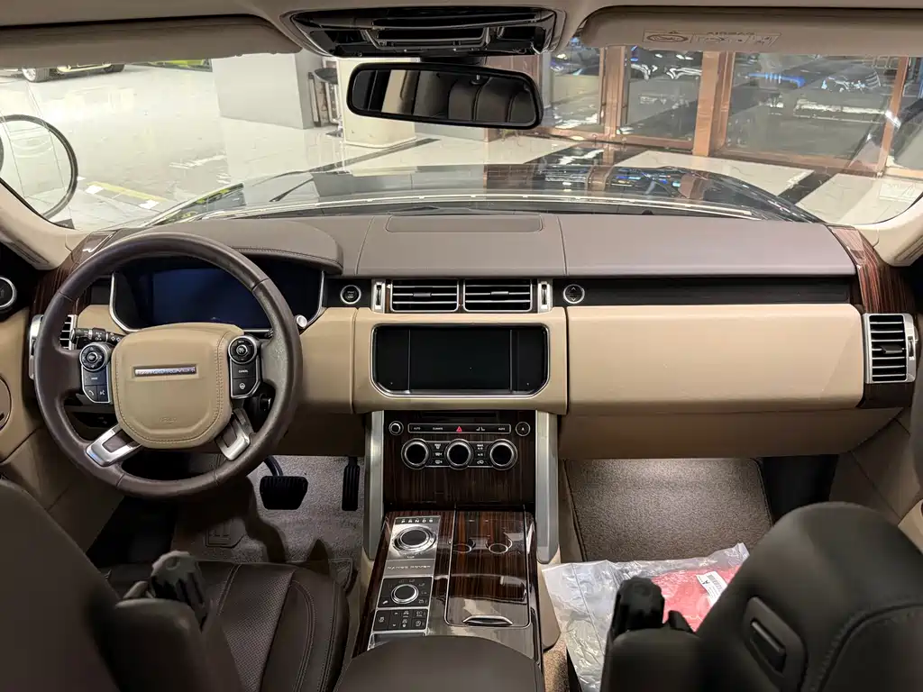 Land Rover Range Rover — миниатюра 9