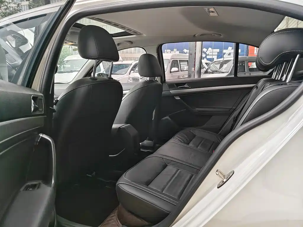 Volkswagen Lavida 230TSI DSG Comfort Edition, фото 6