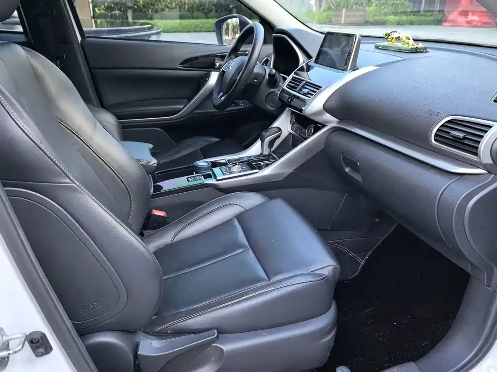 Mitsubishi Eclipse Cross — миниатюра 10