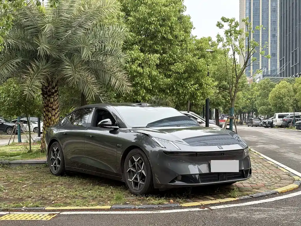 Lynk & Co Z10 — миниатюра 3