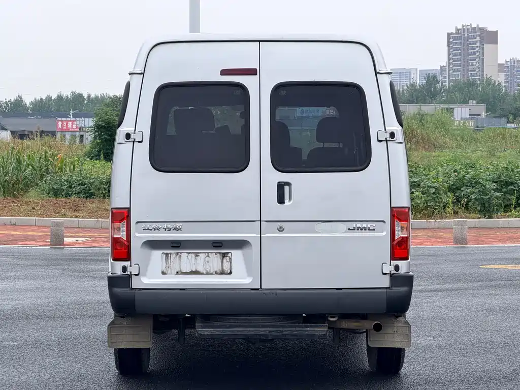 JMC Tesla — миниатюра 8