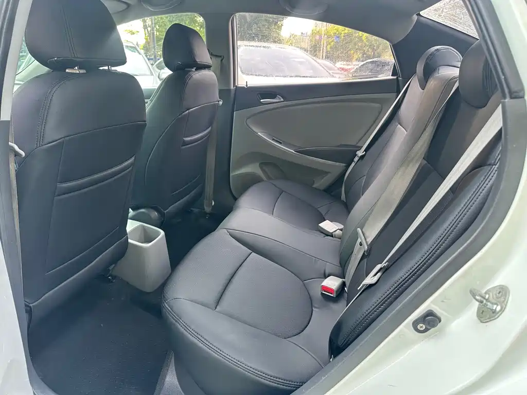 Hyundai Verna — миниатюра 4