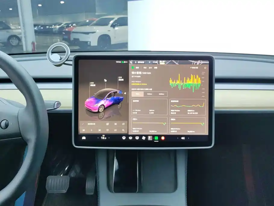 Tesla Model Y — миниатюра 14