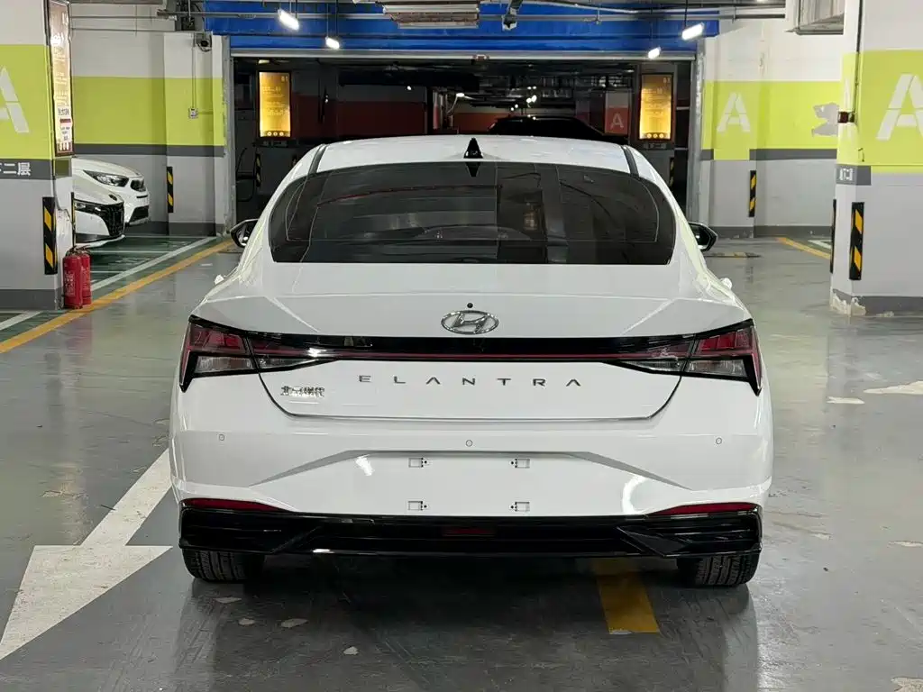 Hyundai Elantra — миниатюра 4