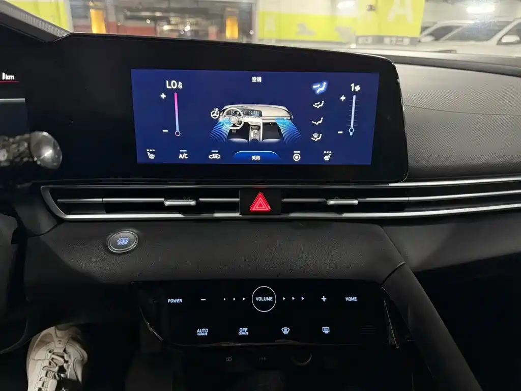Hyundai Elantra — миниатюра 13