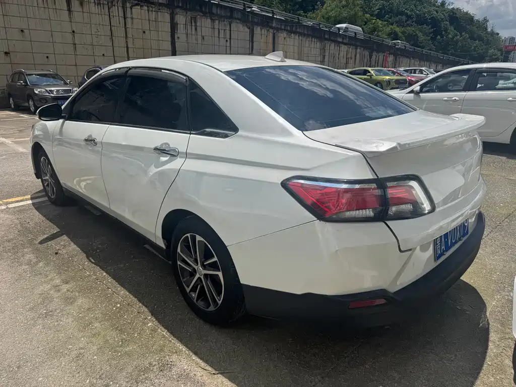 Venucia D60 — миниатюра 9