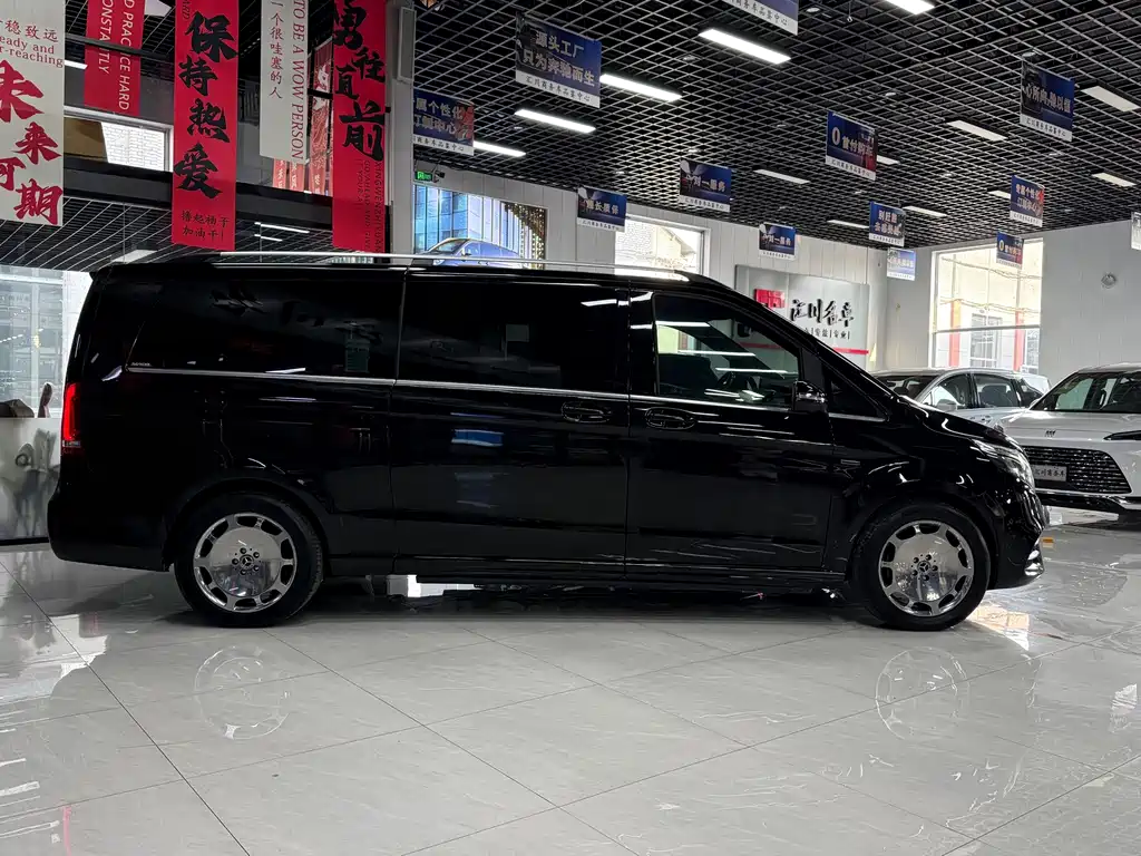 Mercedes-Benz V-Class — миниатюра 14